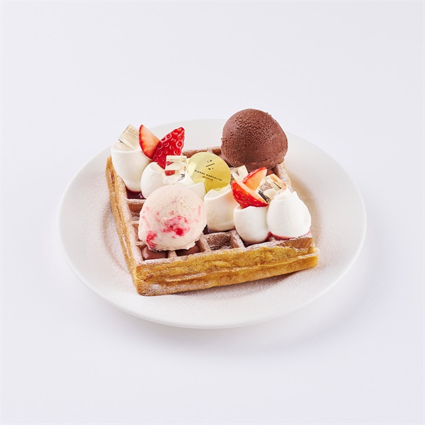 【季節限定】ワッフル オ フレーズ ＆ シャンパーニュ